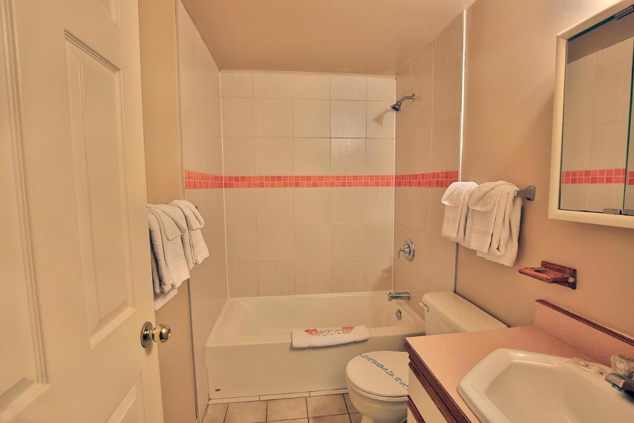 Bowmont Motel 彭蒂克顿 外观 照片